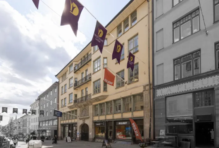 Drottninggatan 83